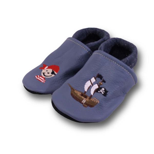 Krabbelschuhe Pirat und Schiff auf taubenblau
